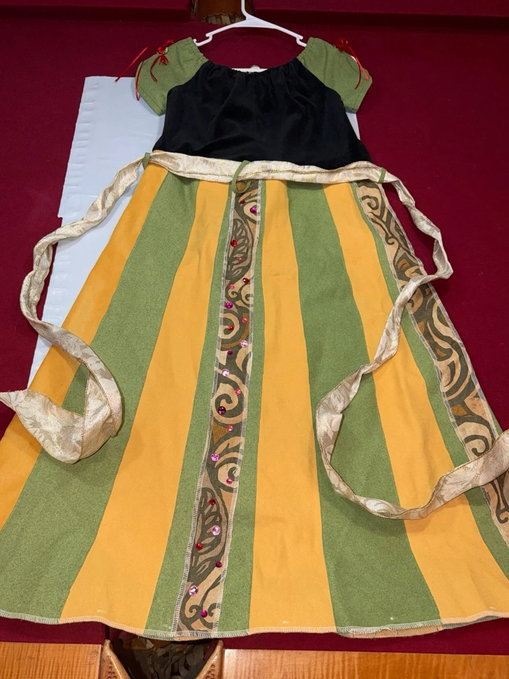 Princess ANNA black Green Yellow Coronation Dress, Disney Theatre, GIRLS Size XL